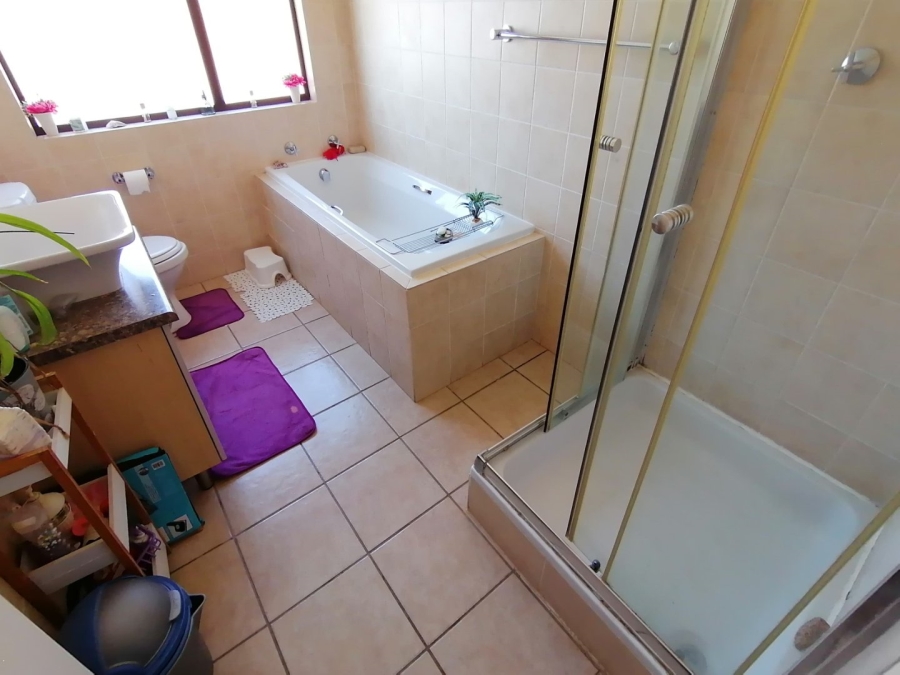 2 Bedroom Property for Sale in Vredenhof Sh Free State